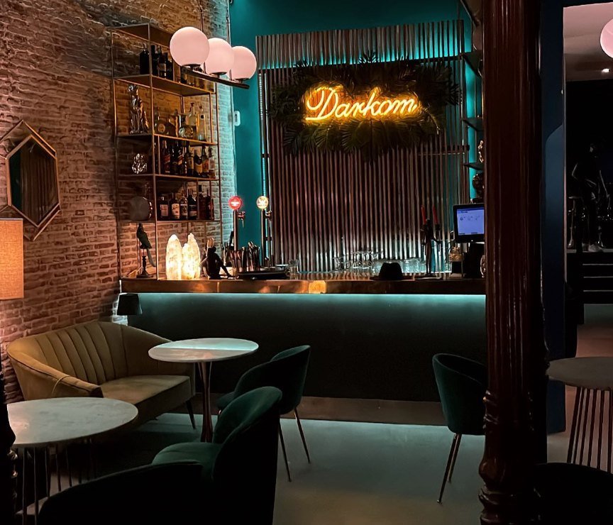 Darkom Lounge