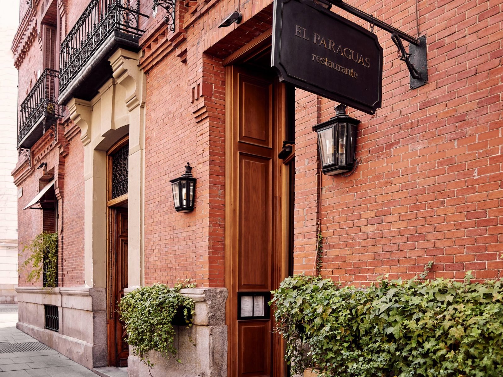 El Paraguas: galería