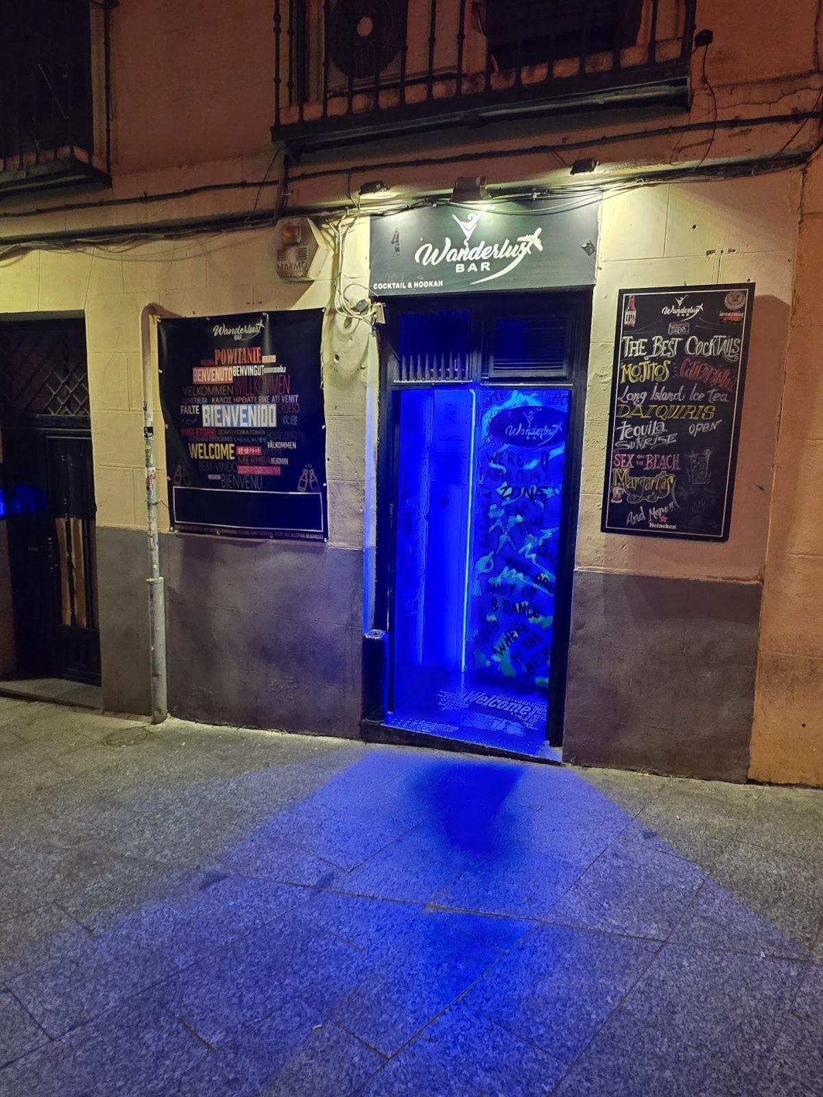 Wanderlust Bar: gallery